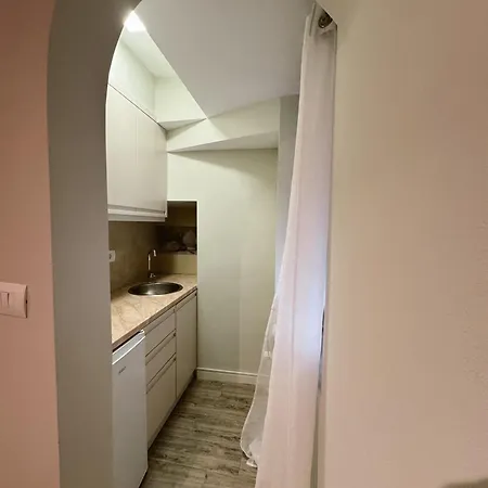 Apartment Square 24 Gjirokaster